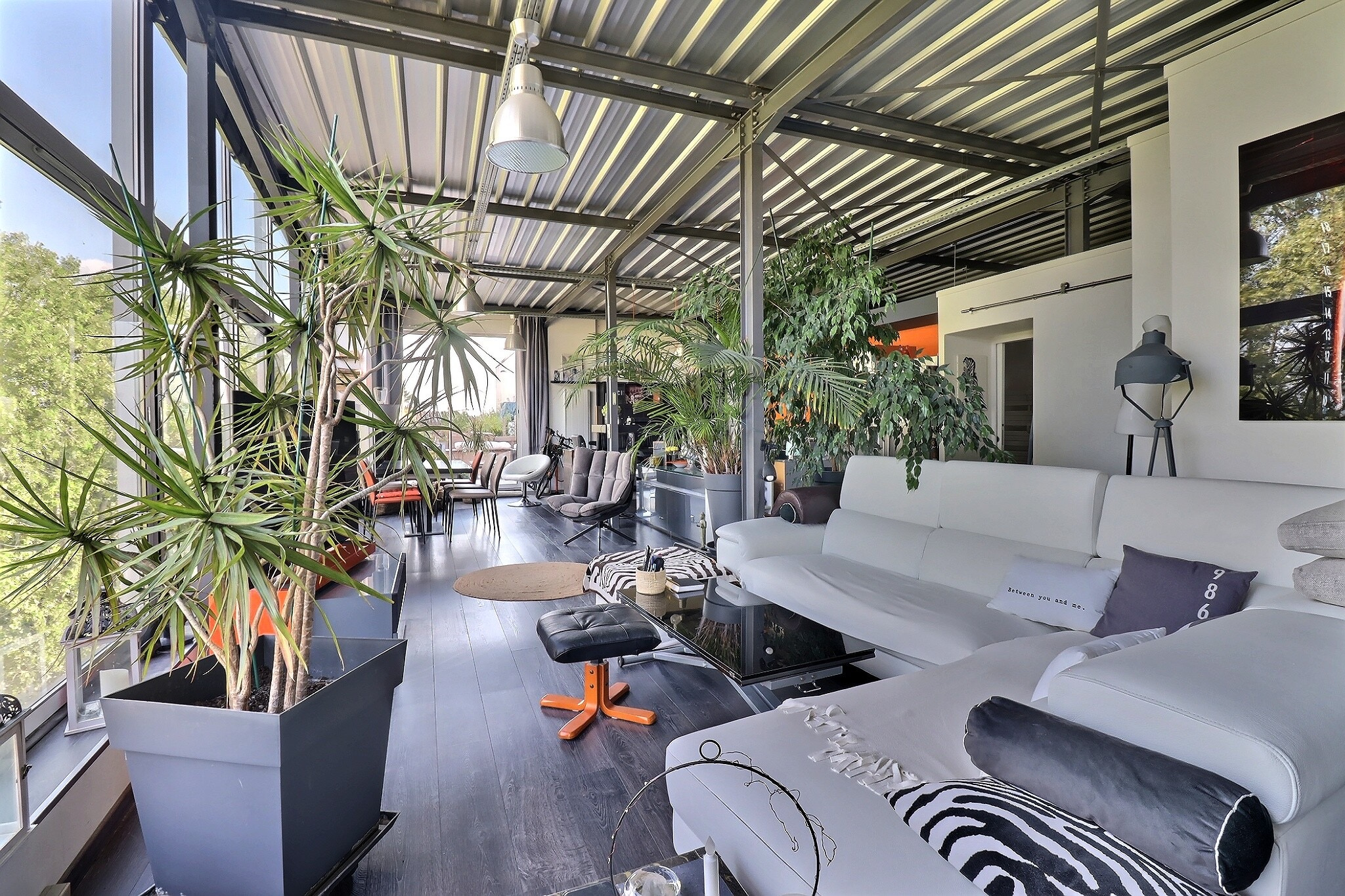 LOFT PANORAMIQUE – 120 M2 – TERRASSE – PARKINGS