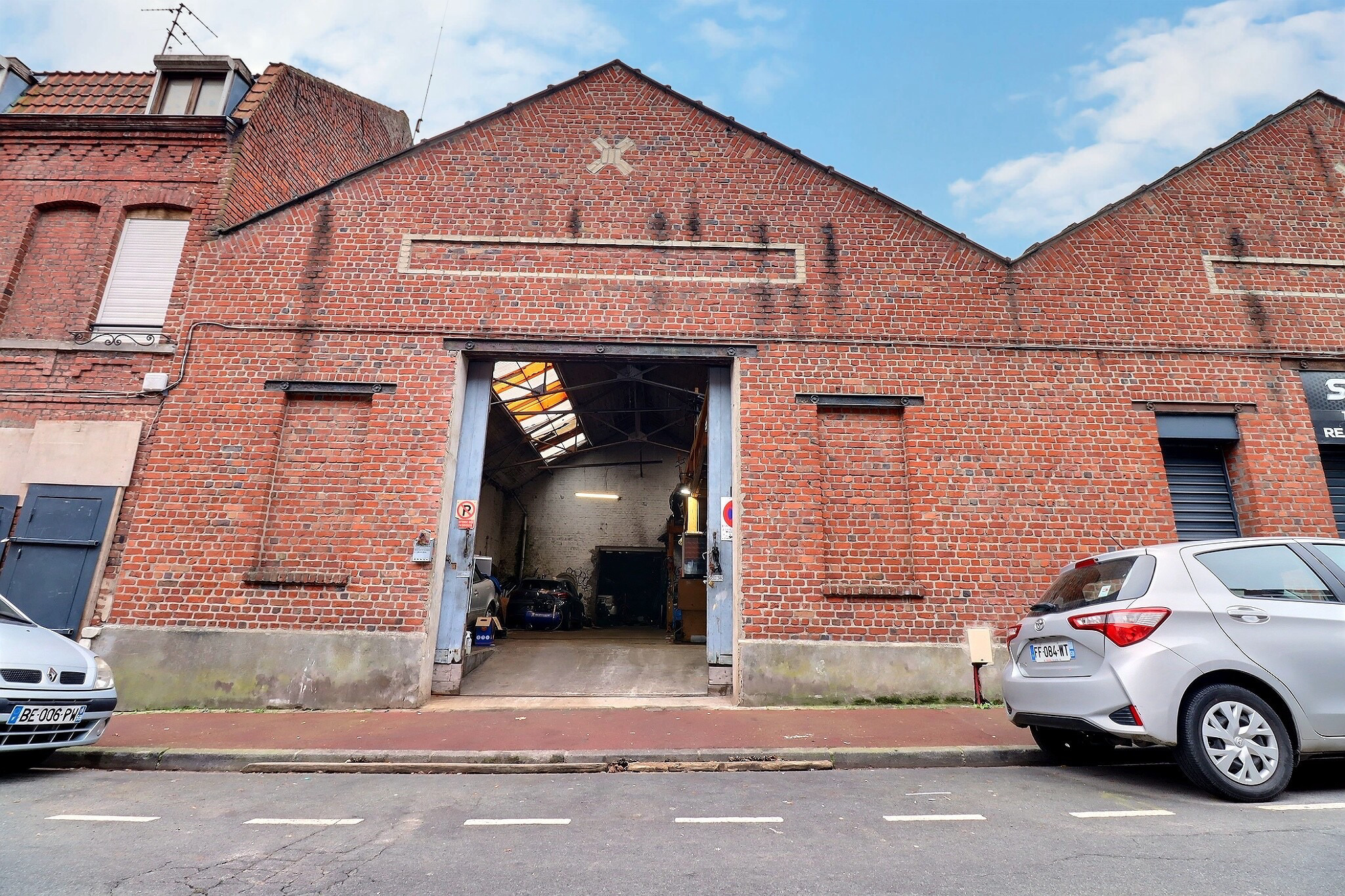 OPPORTUNITÉ RARE : Hangar à Fort Potentiel   160 m2 + Extéri